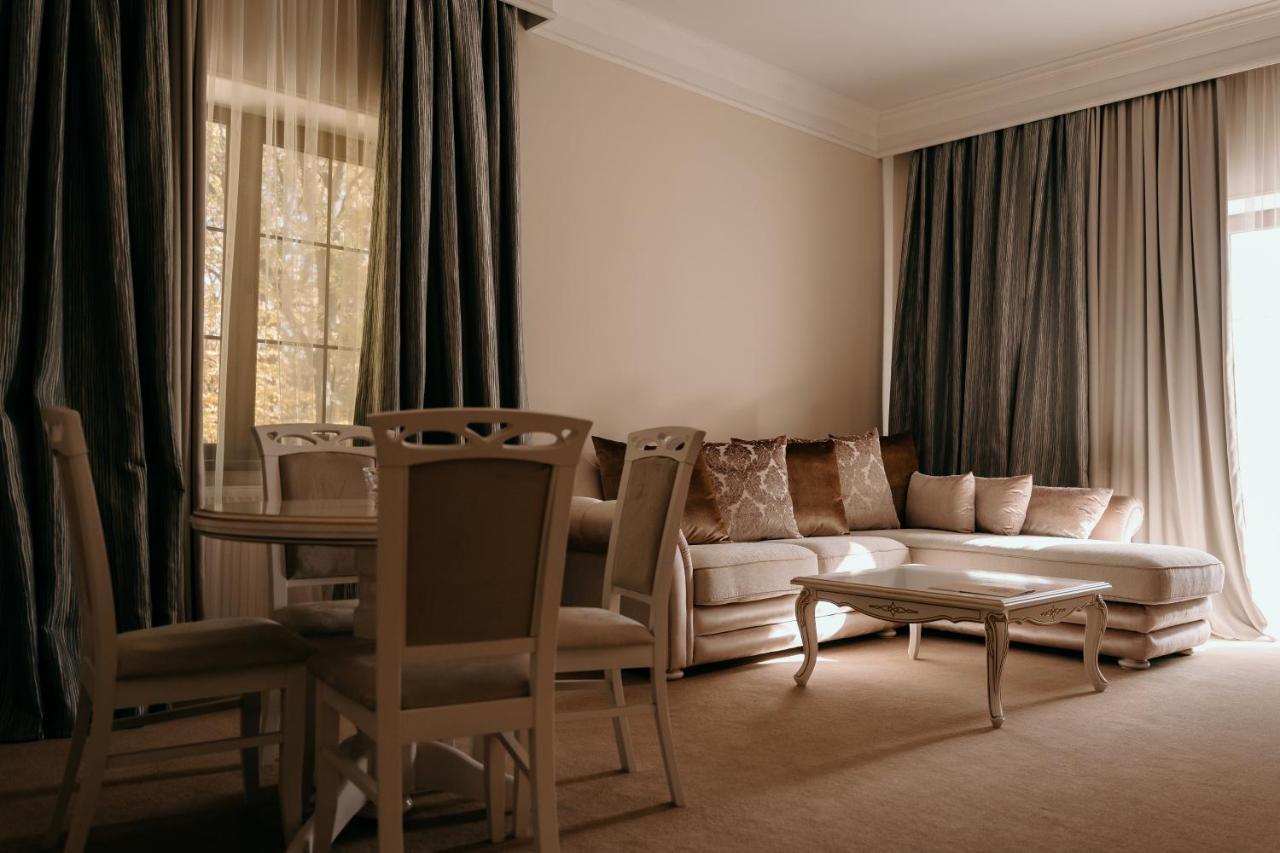 Hotel Zastava Uman Dmytrushky Exteriér fotografie