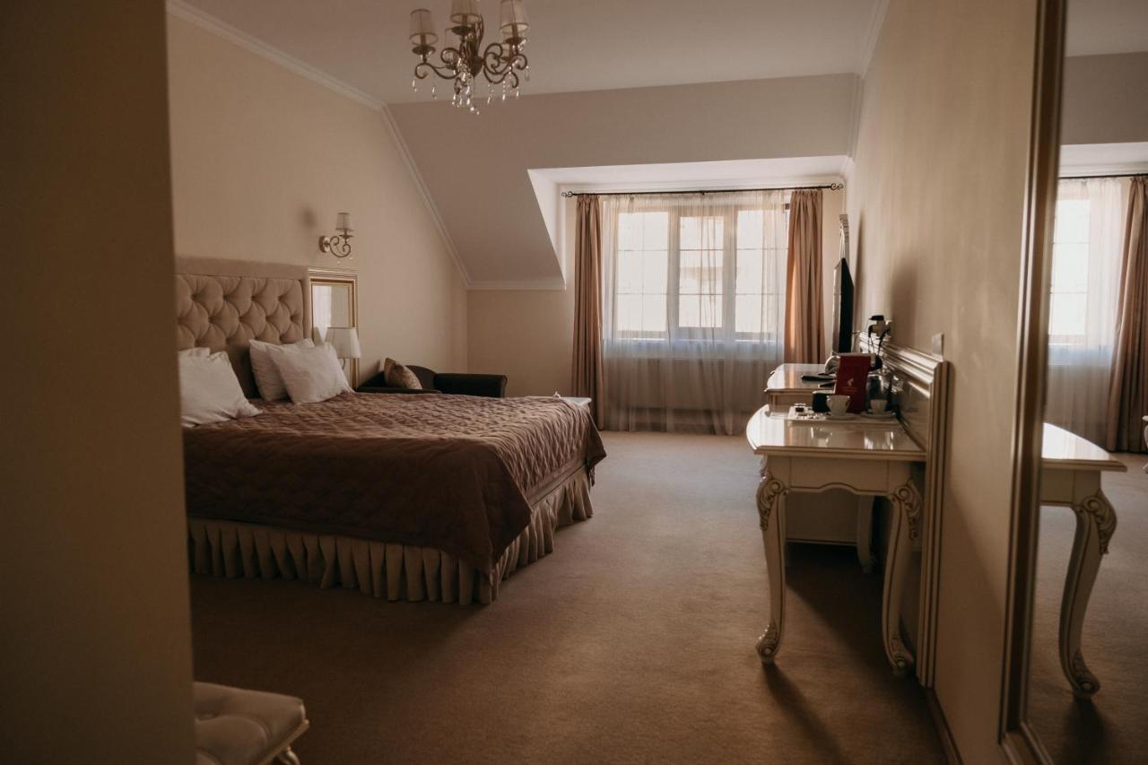Hotel Zastava Uman Dmytrushky Exteriér fotografie