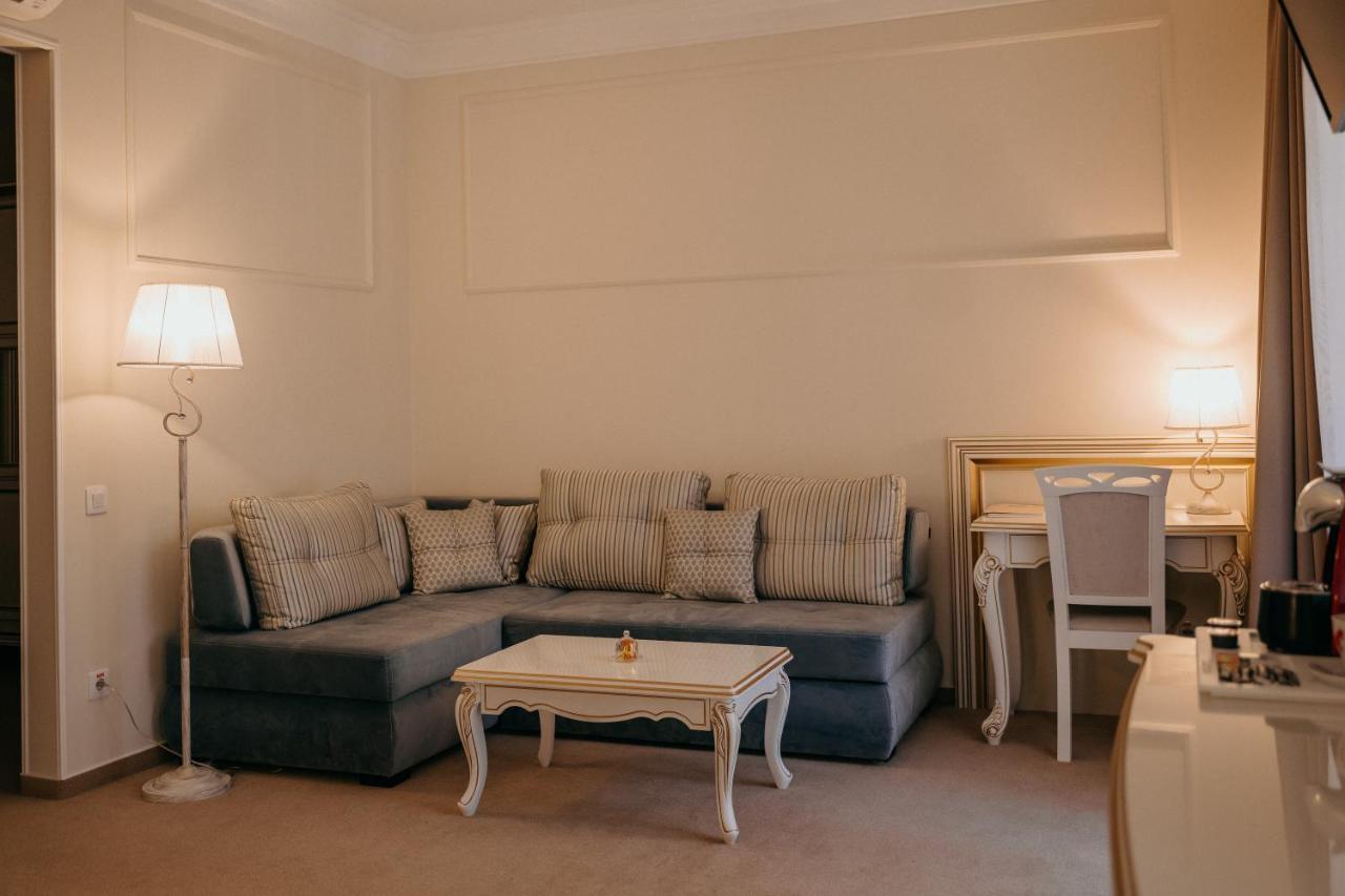 Hotel Zastava Uman Dmytrushky Exteriér fotografie